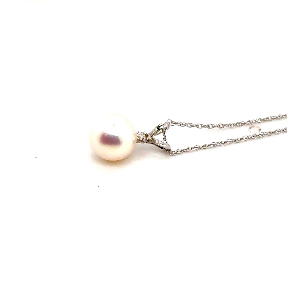 14k White Gold Pearl and Diamond Pendant Necklace 18 Inch Chain 1.3g
